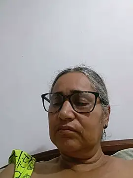 candi online show from May 18, 9:15 am