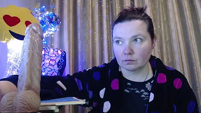 amorelara online show from February 22, 7:40 am