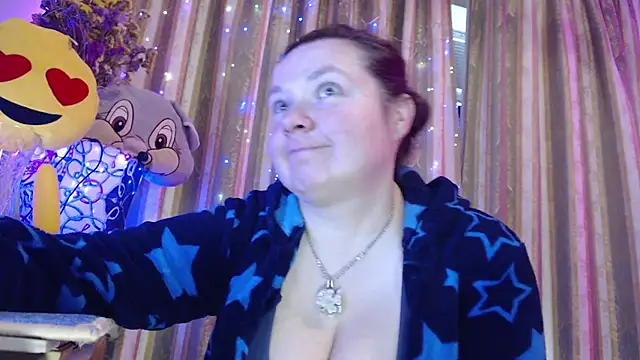 amorelara online show from April 15, 7:37 am