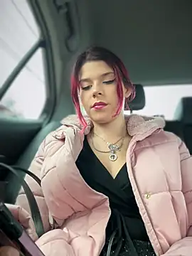 RiriRoseey online show from December 5, 8:45 am