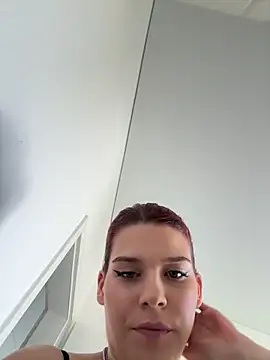 RiriRoseey online show from June 13, 7:39 am
