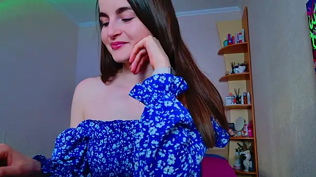 Miss Arwen online show from February 5, 9:15 am