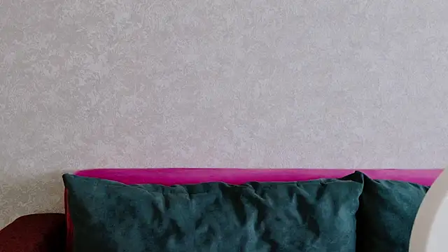 Miss Arwen online show from December 5, 5:49 am