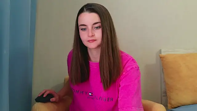 Miss Arwen online show from April 22, 8:28 am