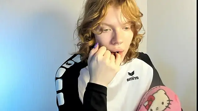 StellaDavis online show from October 14, 8:15 am