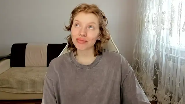 StellaDavis online show from April 14, 9:04 am