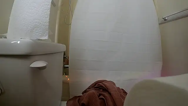 Snapshot of AriellaTaylor chatting on December 3, 7:10 am AriellaTaylor online show from December 3, 7:10 am