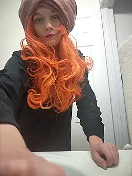 Snapshot of AriellaTaylor chatting on December 8, 4:28 pm AriellaTaylor online show from December 8, 4:28 pm