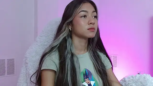 Snapshot of hantonella_ chatting on November 7, 2:17 pm hantonella online show from November 7, 2:17 pm