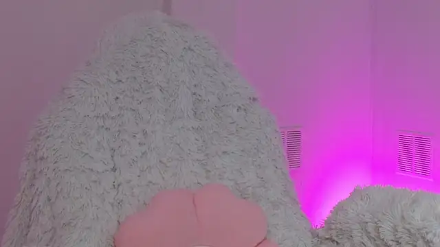 Snapshot of hantonella_ chatting on November 8, 12:05 pm hantonella online show from November 8, 12:05 pm