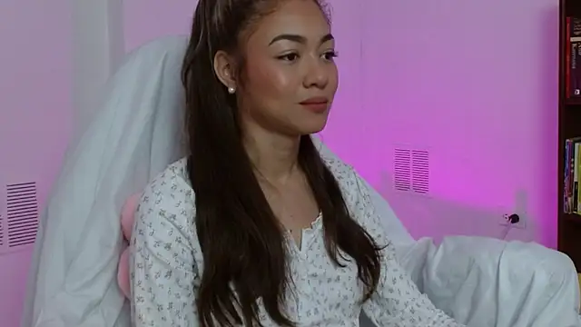 Snapshot of hantonella_ chatting on November 20, 1:11 pm hantonella online show from November 20, 1:11 pm