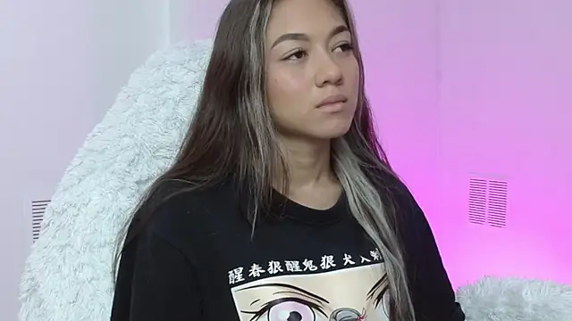 Snapshot of hantonella_ chatting on December 5, 3:20 pm hantonella online show from December 5, 3:20 pm