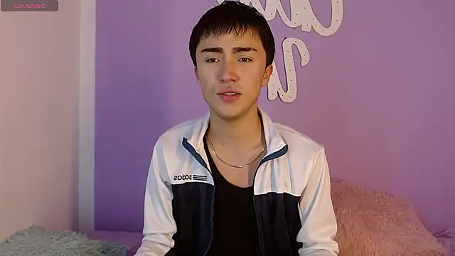 santi-fabulous online show from December 4, 3:59 am