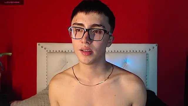 santi-fabulous online show from December 30, 4:42 am