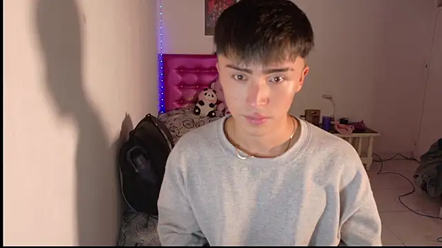 santi-fabulous online show from December 21, 11:56 pm