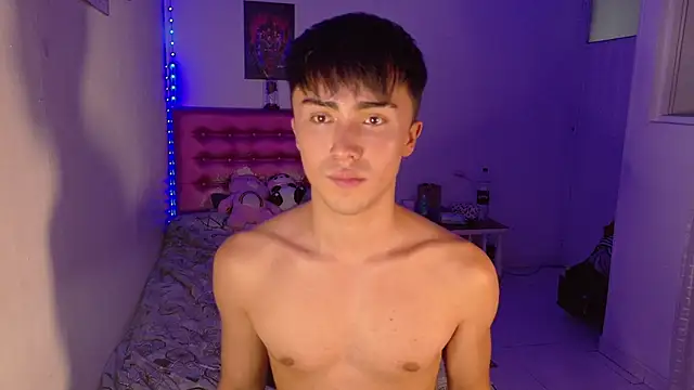 santi-fabulous online show from January 15, 1:10 am