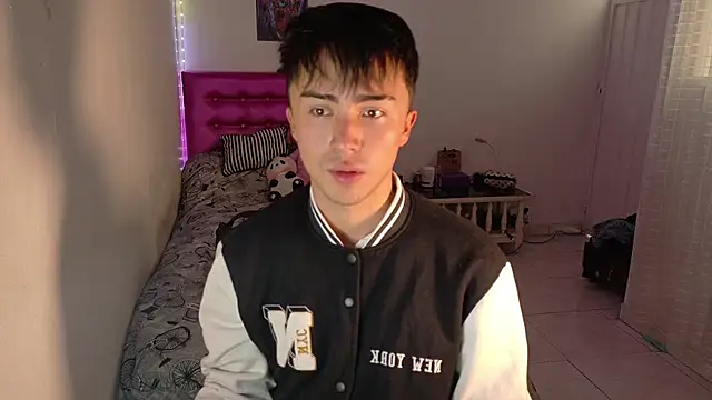 santi-fabulous online show from January 15, 6:44 pm