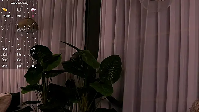 Snapshot of CynthiaWest chatting on March 11, 4:40 am CynthiaWest online show from March 11, 4:40 am