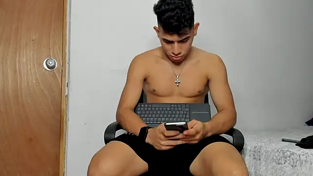 andrew rose  online show from December 13, 7:53 pm