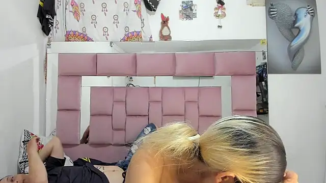 bigcock iris08 online show from September 8, 9:25 pm