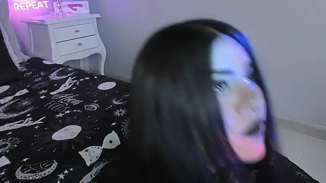 atena hill online show from December 20, 7:32 pm