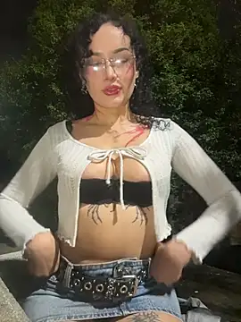 Snapshot of Electra_doll_ chatting on November 25, 12:32 am Electra doll online show from November 25, 12:32 am