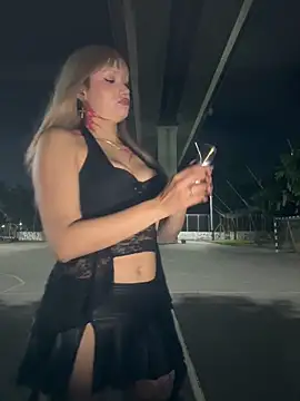 Snapshot of Electra_doll_ chatting on February 11, 1:10 am Electra doll online show from February 11, 1:10 am