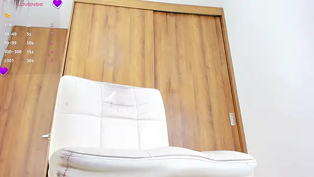 charlotte cruzx online show from December 22, 8:38 am