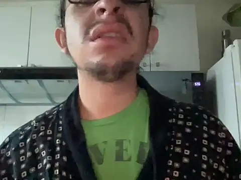 littlelatinhunter online show from December 4, 11:08 am