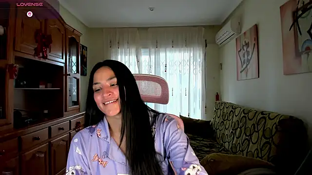 Snapshot of bella_apont chatting on March 5, 9:05 am bella apont online show from March 5, 9:05 am