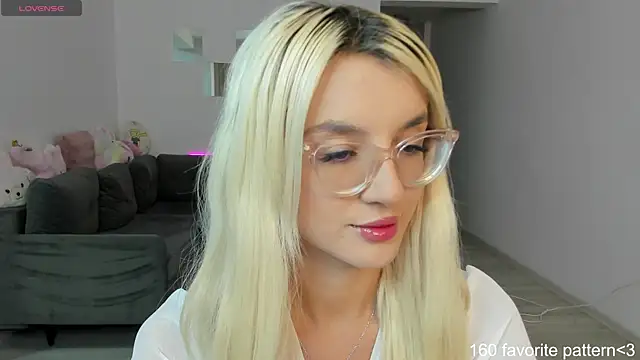 Snapshot of LovelyBianca chatting on September 14, 6:18 pm LovelyBianca online show from September 14, 6:18 pm