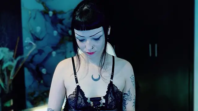 Madison Jackson online show from November 24, 10:31 pm