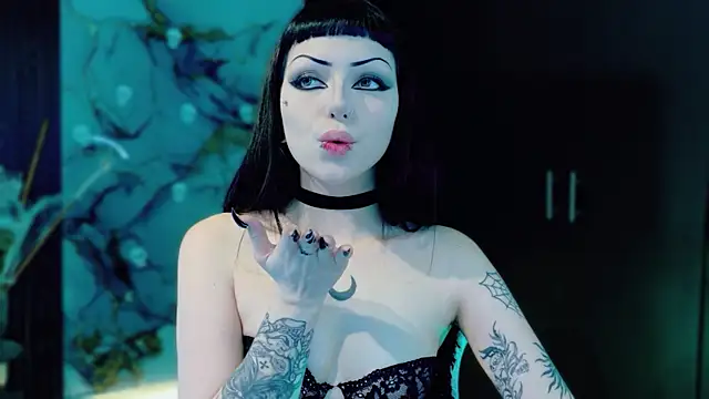 Madison Jackson online show from December 3, 9:57 pm