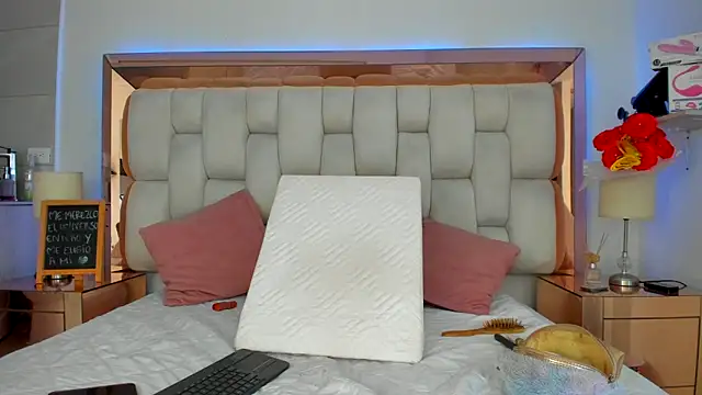 emilyparkerr01 online show from October 23, 10:08 pm