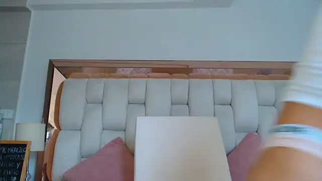 emilyparkerr01 online show from November 4, 9:14 pm