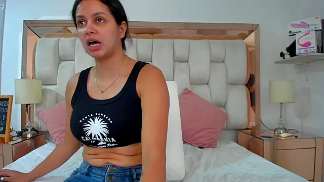 emilyparkerr01 online show from November 6, 10:43 pm