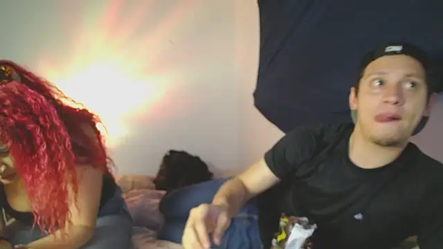 Snapshot of Oliver-sophia chatting on January 10, 10:25 pm Oliver-sophia online show from January 10, 10:25 pm