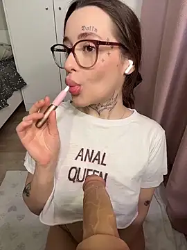 Snapshot of fuckdoll_18 chatting on February 16, 8:10 am fuckdoll 18 online show from February 16, 8:10 am