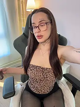 Snapshot of fuckdoll_18 chatting on March 15, 2:01 pm fuckdoll 18 online show from March 15, 2:01 pm