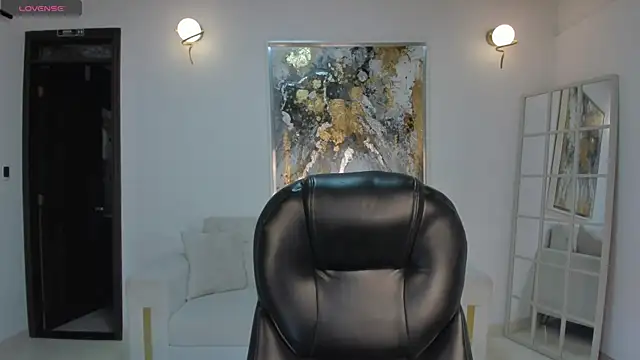 Snapshot of CharlotteCox_ chatting on April 26, 3:15 am CharlotteCox online show from April 26, 3:15 am