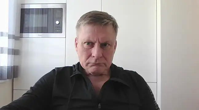 johnnym1 online show from March 7, 10:02 am