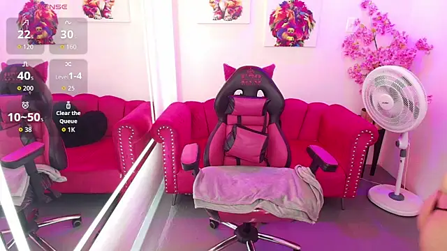 Miss dolly  online show from April 1, 12:06 pm