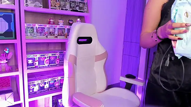 Snapshot of Victoria_se chatting on April 4, 5:49 am Victoria se online show from April 4, 5:49 am