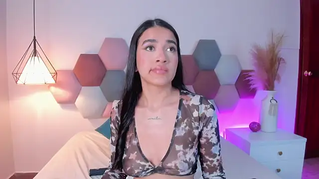 LeaahCarter online show from December 10, 6:06 pm