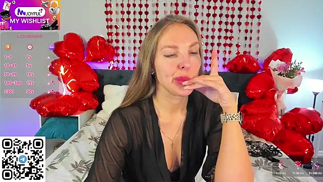 Kelly Hardy online show from February 17, 7:37 am