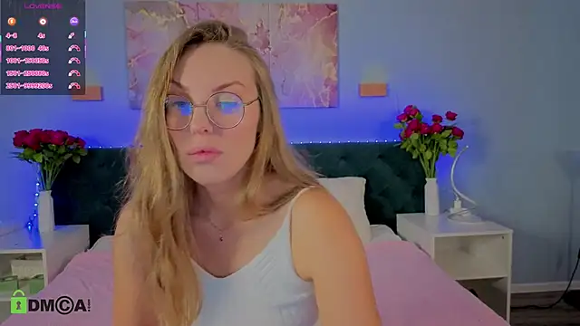 Kelly Hardy online show from September 11, 12:44 am