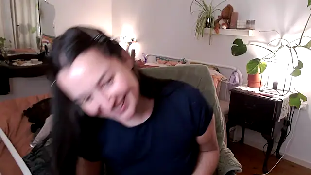 Snapshot of Lenas_Room chatting on May 8, 4:18 am Lenas Room online show from May 8, 4:18 am
