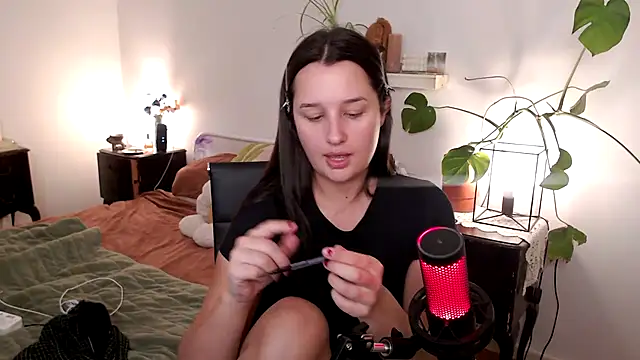 Snapshot of Lenas_Room chatting on May 28, 6:54 am Lenas Room online show from May 28, 6:54 am