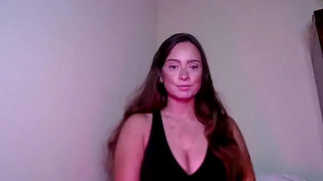 Snapshot of Sophie_Raegan chatting on December 13, 1:01 pm Sophie Raegan online show from December 13, 1:01 pm