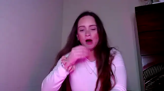 Snapshot of Sophie_Raegan chatting on December 18, 9:04 am Sophie Raegan online show from December 18, 9:04 am